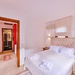 فيلة Sarpedon *